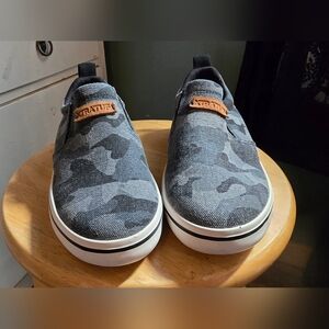 MAKE ME AN OFFER Xtratuf Womens Sharkbyte Slip On Shoes 7.5